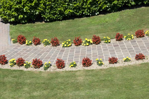 Cost of Garden Paving in Leland